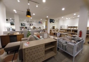 Retail & showroom interior design in Panchkula by best commercial interior designers in Panchkula, creating visually engaging customer-focused spaces.