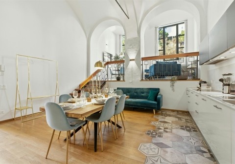 Minimalist interior design ideas that look expensive with neutral colors, modern furniture, and luxury minimalist home decor