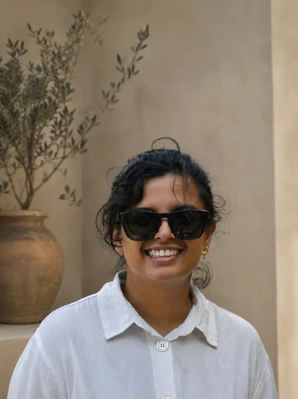 Aarzoo Bansal, interior designer e fondatrice di Aryelia, formata all'IED di Milano